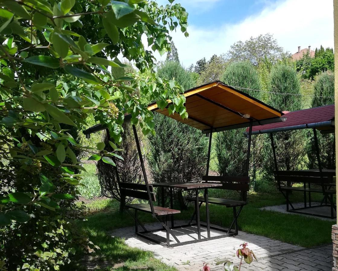 Voelgy Apartman Eger Bagian luar foto