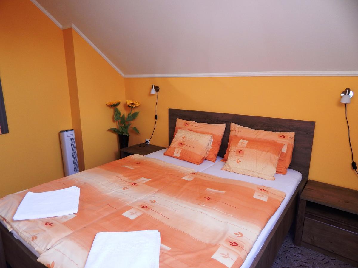 Voelgy Apartman Eger Bagian luar foto