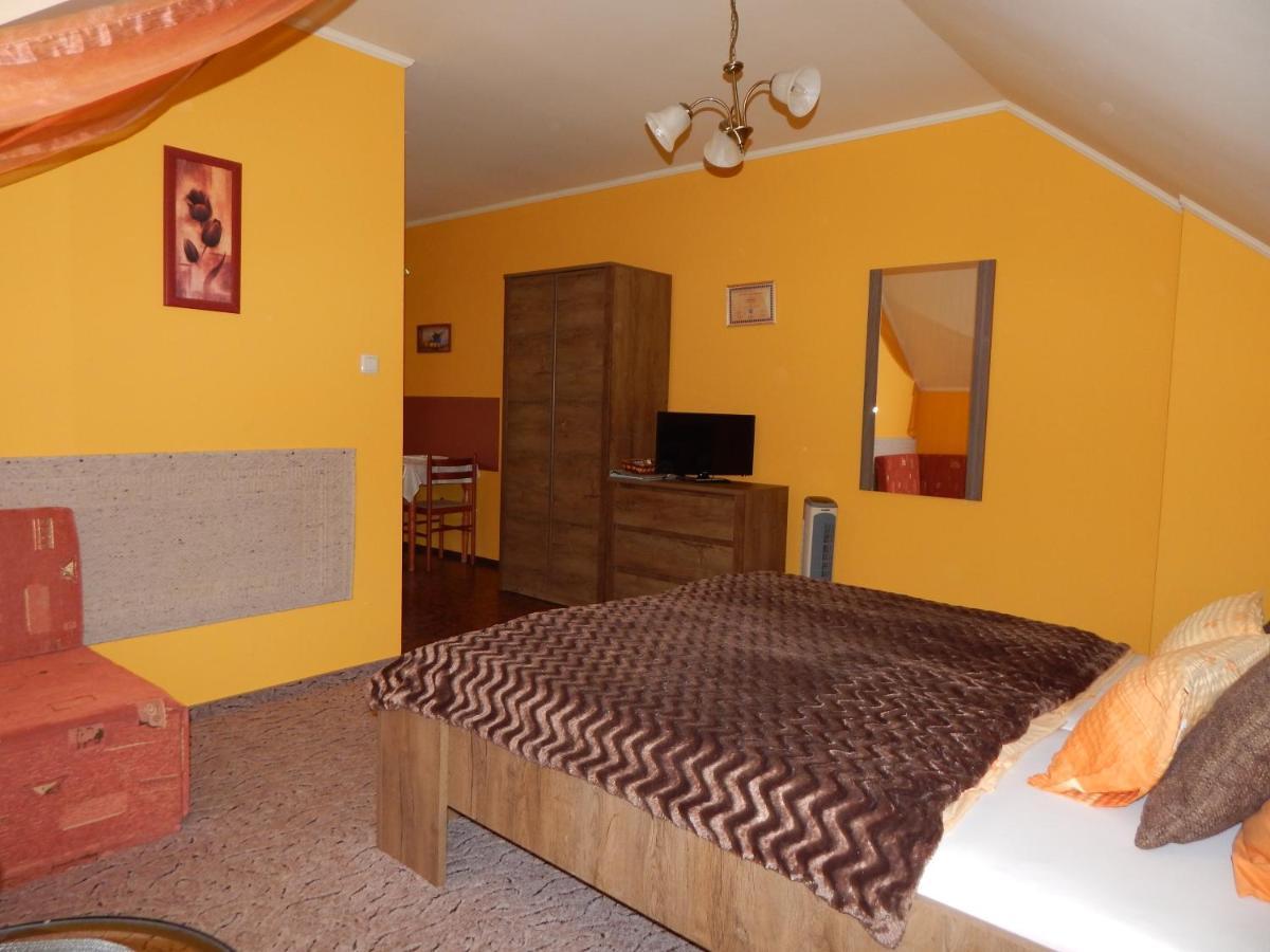 Voelgy Apartman Eger Bagian luar foto