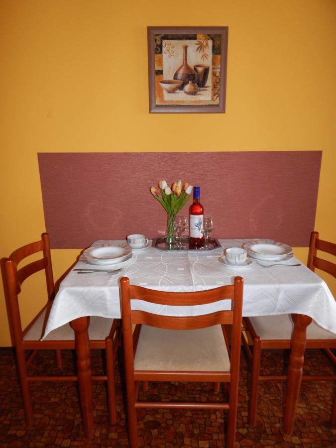 Voelgy Apartman Eger Bagian luar foto