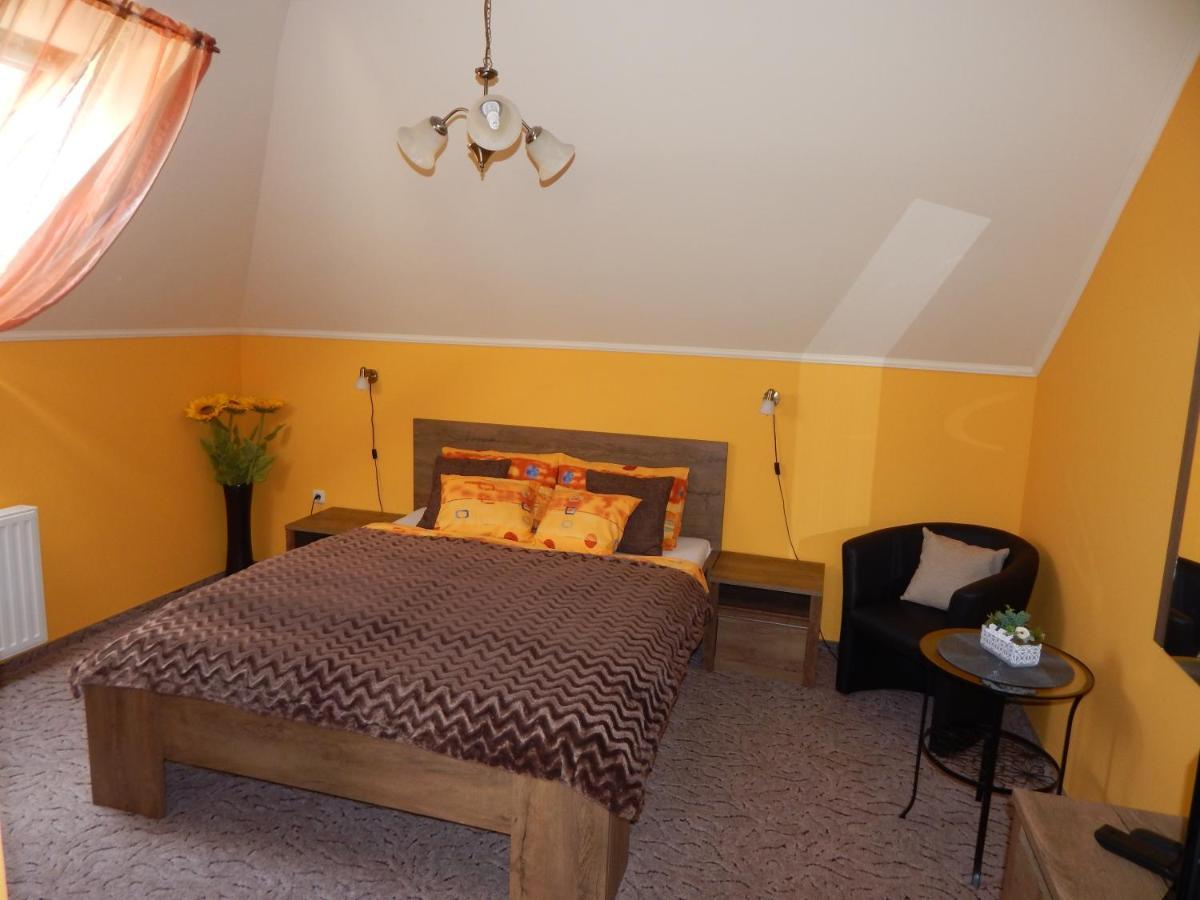 Voelgy Apartman Eger Bagian luar foto