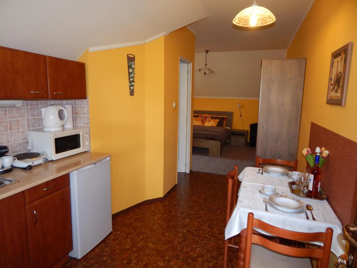 Voelgy Apartman Eger Bagian luar foto