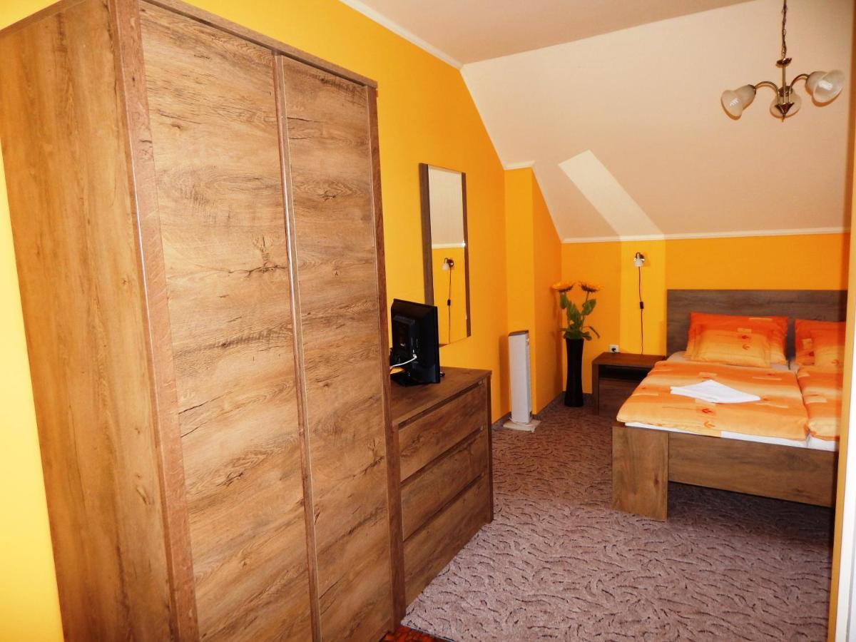 Voelgy Apartman Eger Bagian luar foto